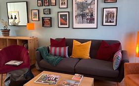 Peaceful 2 Bed Home With Parking Fast Wifi Easy Stress-Free Access To Bath